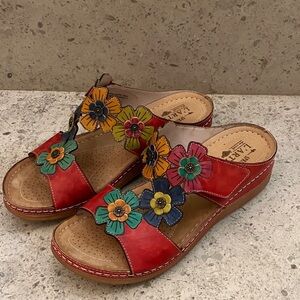 L'Artiste Red Floral Women's Sandals